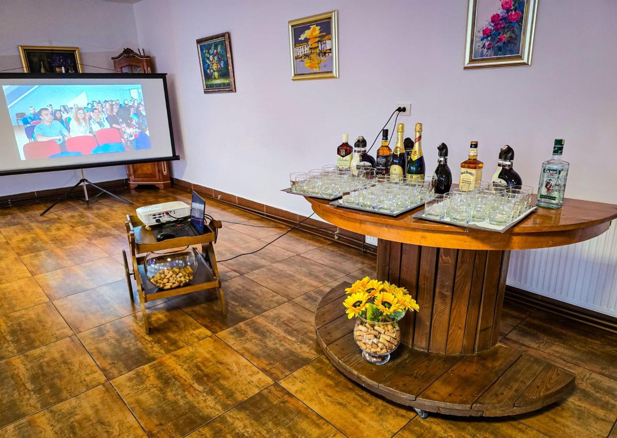 Hotel Хорезу Экстерьер фото